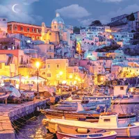 L'Île de Procida de Nuit. Italie