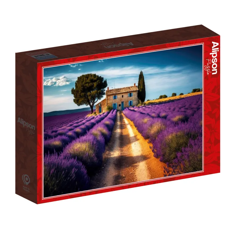 Maison dans les champs de lavande