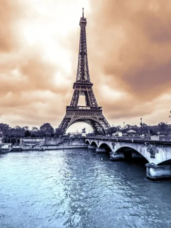 Produit La Tour Eiffel par Temps de Pluie en Hiver Image
