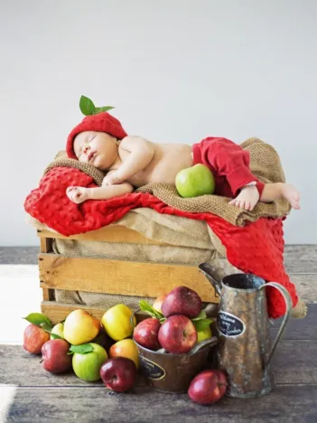 Produit Konrad Bak: Baby and Apples Image