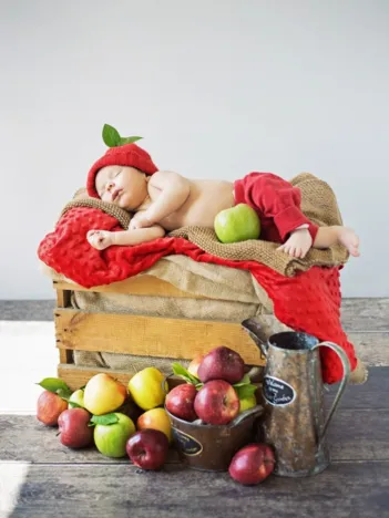 Produit Konrad Bak: Baby and Apples Image