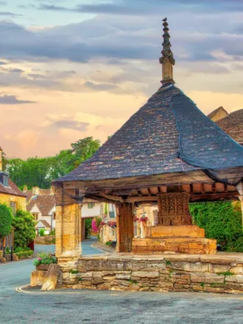 Produit Market Cross in Castle Combe, Cotswolds Image