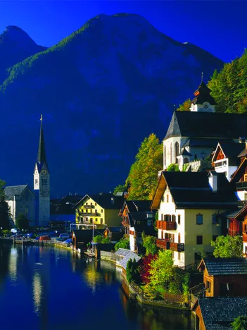 Produit Village at Lake Image