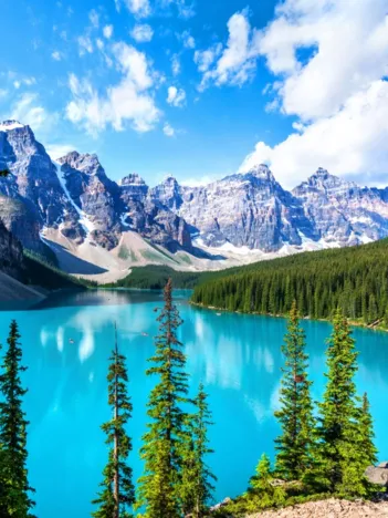 Produit Moraine Lake in Banff National Park Image