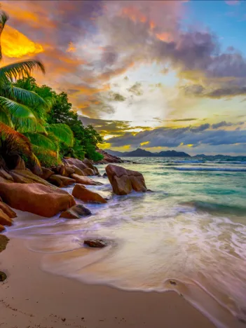 Produit Plage des Seychelles au Coucher du Soleil Image