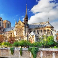 Vue sur la Cathédrale Notre-Dame de Paris