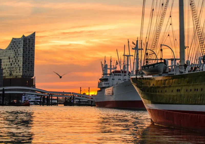 Deutschland Edition - Hamburger Hafen mit Elbphilharmonie