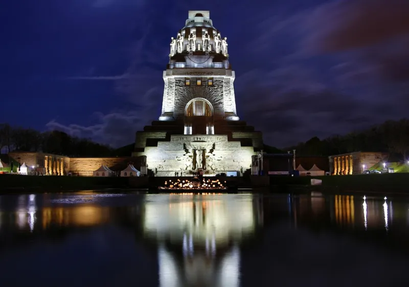 Deutschland Edition - Völkerschlachtdenkmal, Leipzig, Allemagne by Night