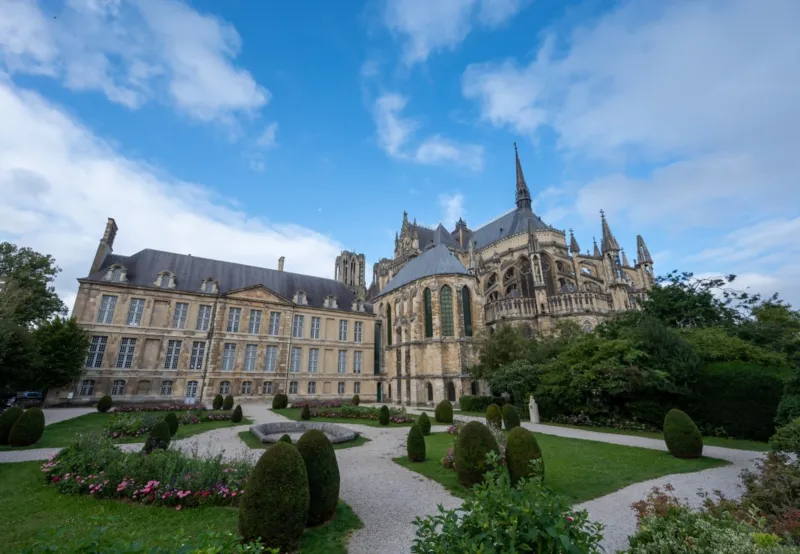 Jardin de la cathédrale Notre Dame de Reims, France