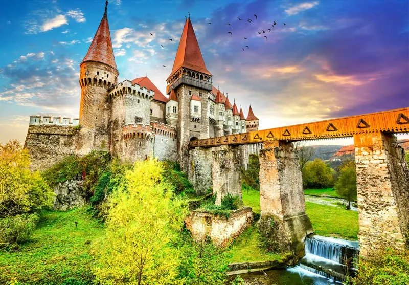 Château de Corvin - Le Plus Grand Château Gothique d'Europe