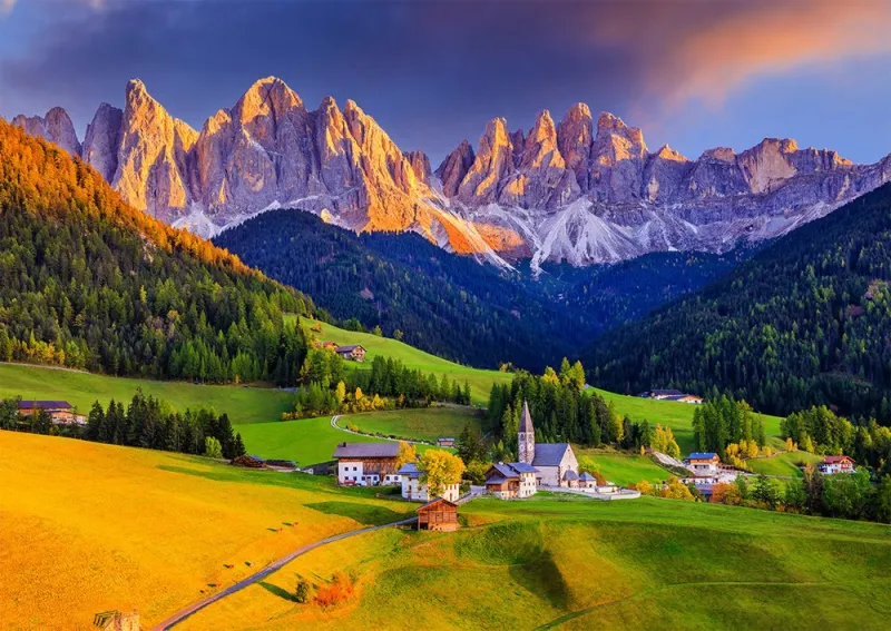 Église dans les Dolomites, Italie