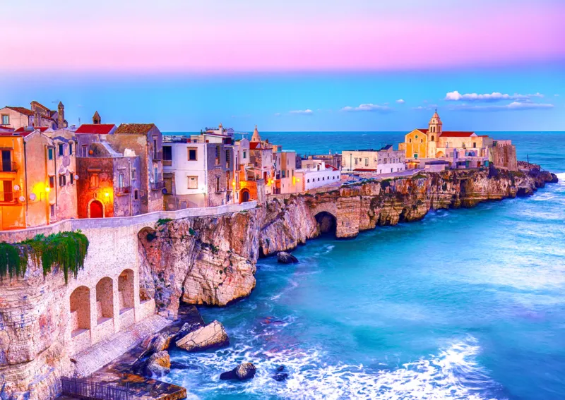 Vieste on the Rocks, Italie