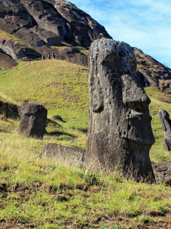 Produit Île de Pâques, Moai at Quarry Image