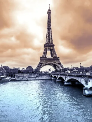 Produit La Tour Eiffel par Temps de Pluie en Hiver Image