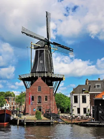 Produit Spaarne River Haarlem The Netherlands Image