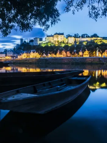 Produit Chinon au Coucher du Soleil, France Image