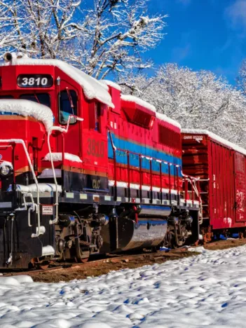 Produit Red Train In The Snow Image