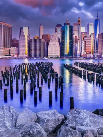 Produit Cloudy Sky Over Manhattan, New York Image