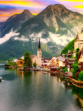 Produit Ville de Hallstatt au Coucher du Soleil, Autriche Image