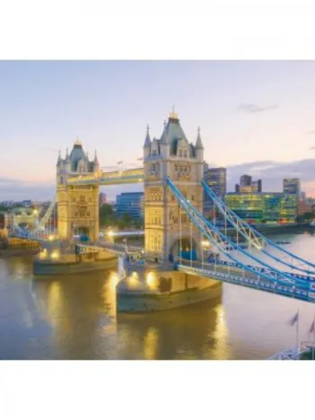 Produit Tower Bridge de Londres au Crépuscule Image