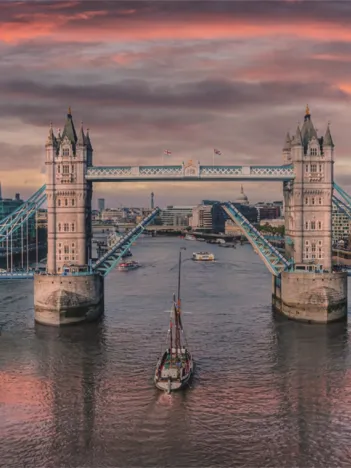 Produit De L'Autre Côté De La Rivière Image